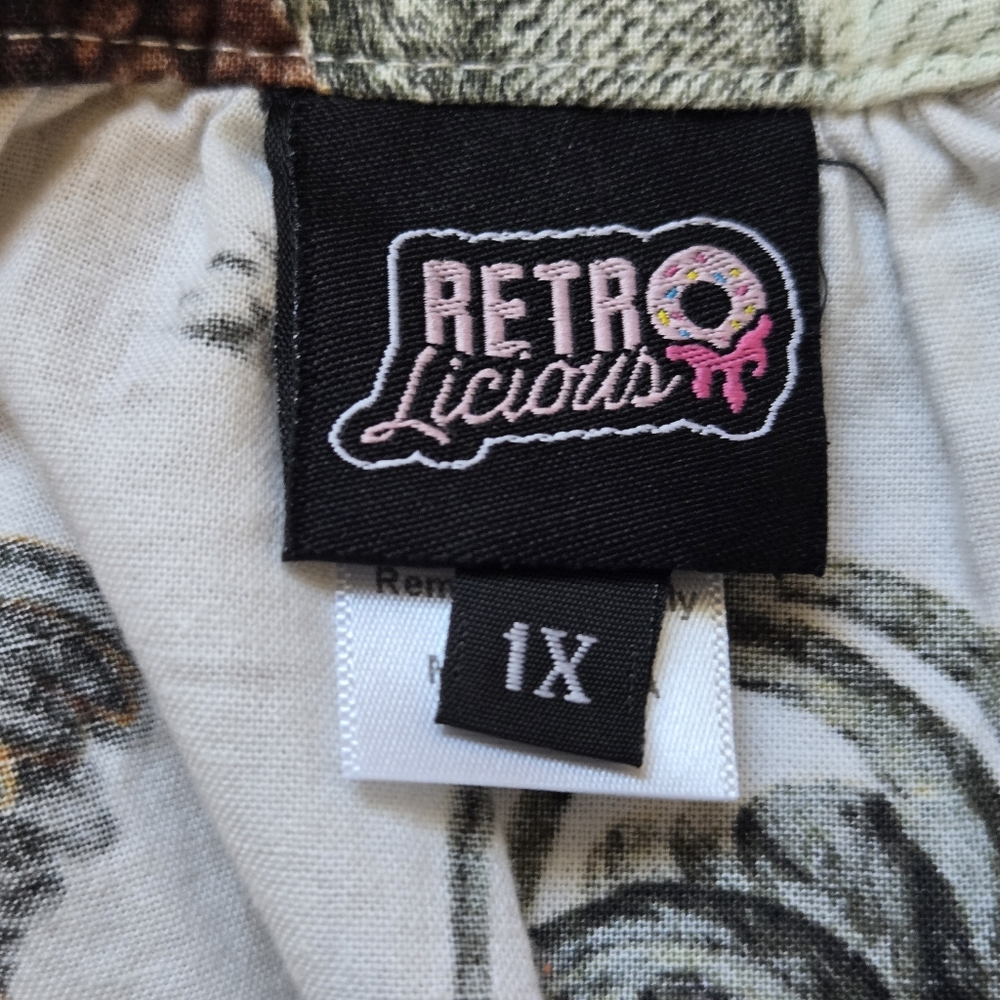 Retrolicous Rooster Farm Print Skirt Size 1X - Picture 7 of 8